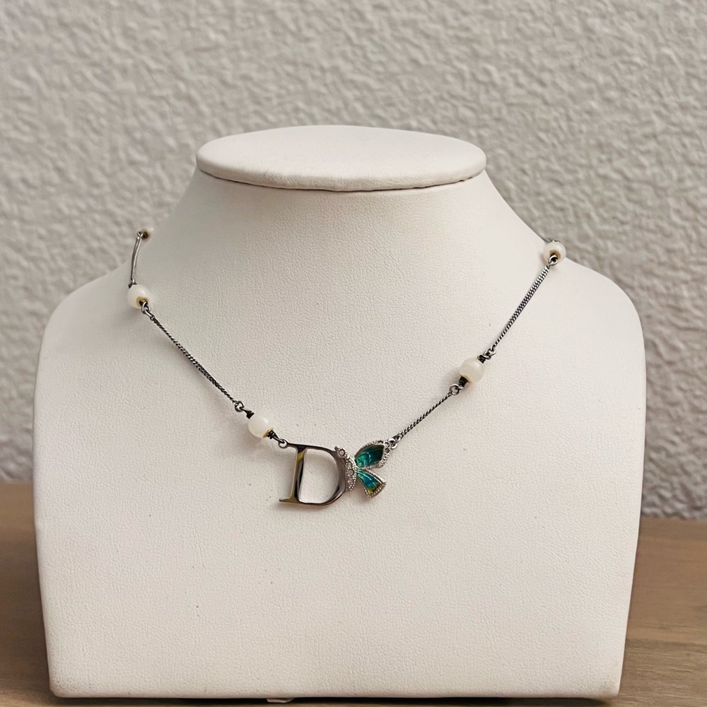 Vintage Dior pearl choker